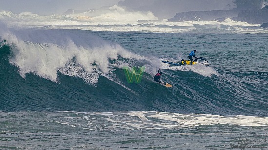 big wave surfing, haena, hāʻena, red vest, yellow board, 01/16/21