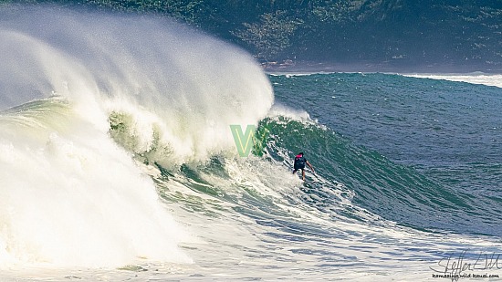 big wave surfing, haena, hāʻena, red vest, yellow board, 01/16/21