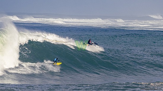 big wave surfing, blue vest, haena, hāʻena, yellow board, 01/16/21