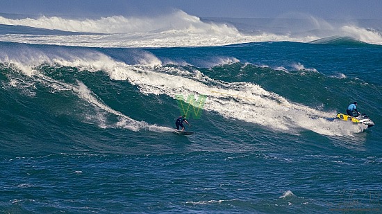 big wave surfing, haena, hāʻena, red vest, yellow board, 01/16/21