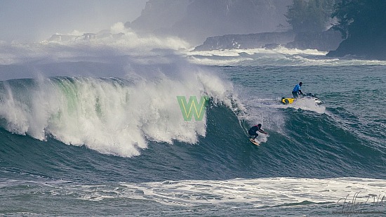 big wave surfing, haena, hāʻena, red vest, yellow board, 01/16/21