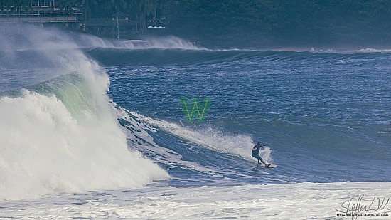 big wave surfing, haena, hāʻena, red vest, yellow board, 01/16/21