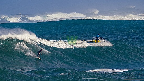 big wave surfing, haena, hāʻena, red vest, yellow board, 01/16/21