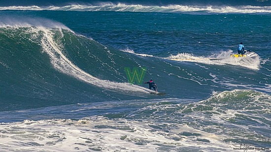 big wave surfing, haena, hāʻena, red vest, yellow board, 01/16/21