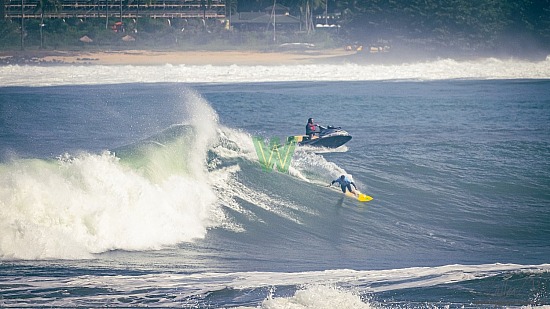 big wave surfing, blue vest, haena, hāʻena, yellow board, 01/16/21