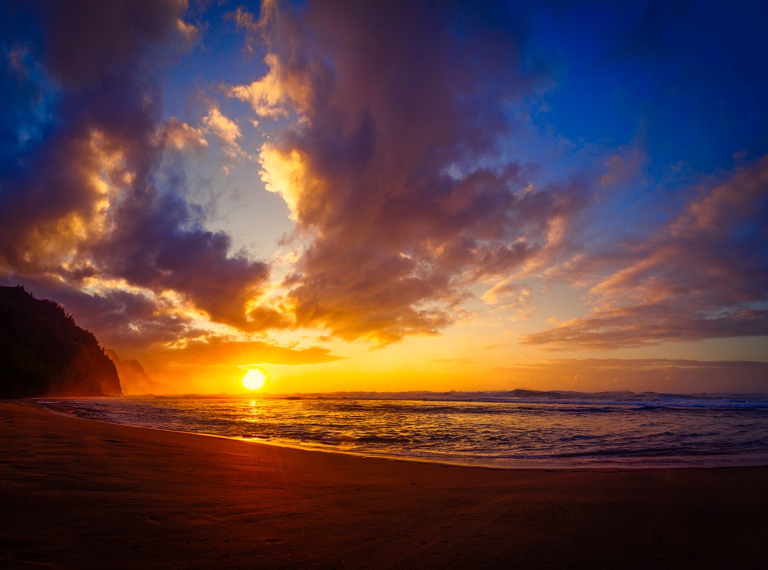 Better Picture Kauai - Sunset (Apr. - Aug.) | wildKauai_keeSunset_8184x6073_webSize.jpg